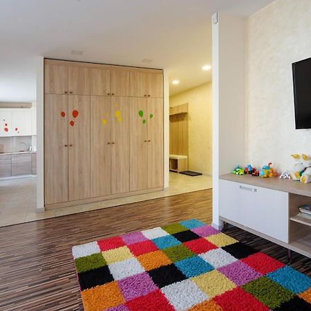 Colored Balloons - 3 Bedrooms, 3 Bathrooms, Equipped Large Apartments Lviv Eksteriør billede