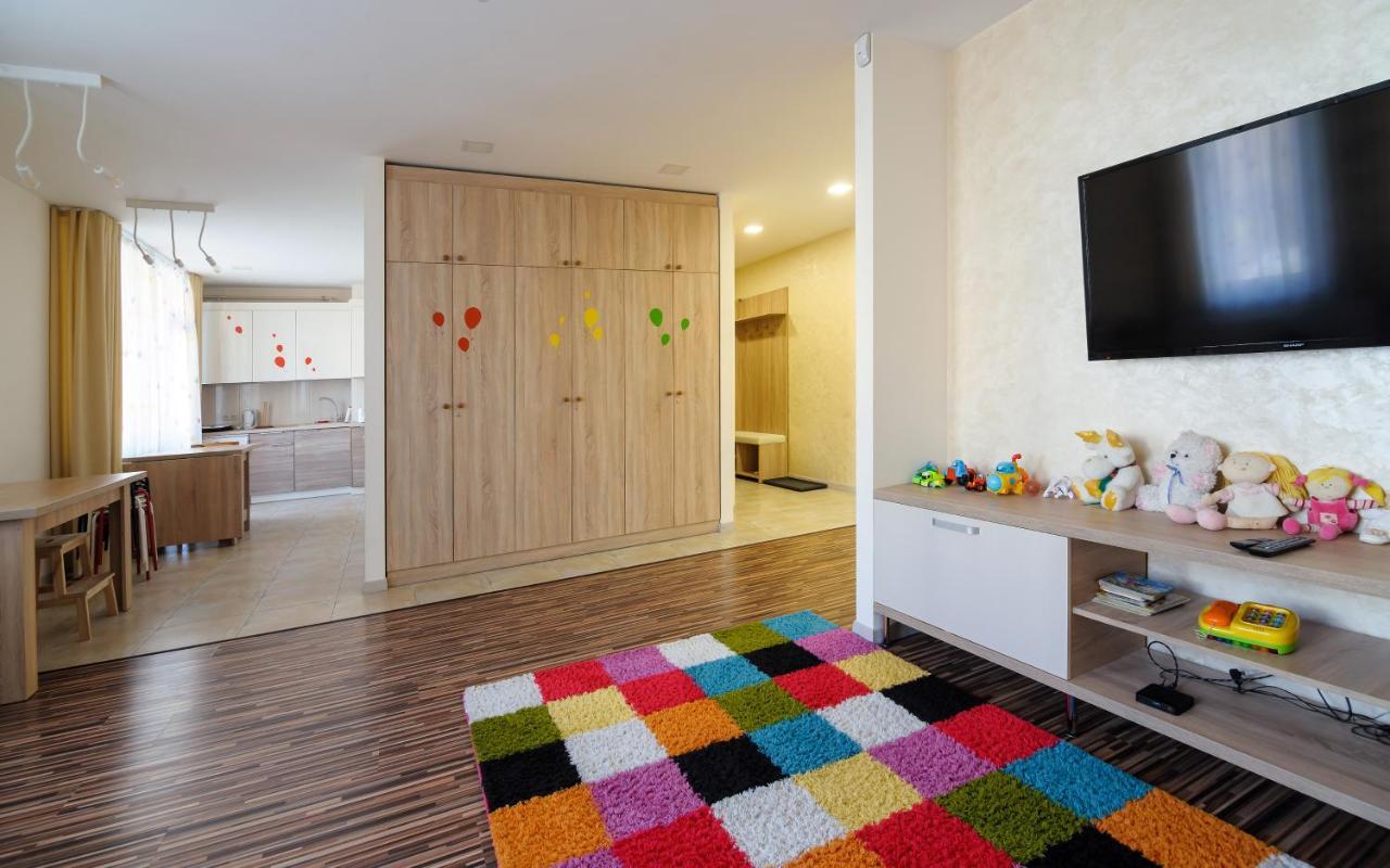 Colored Balloons - 3 Bedrooms, 3 Bathrooms, Equipped Large Apartments Lviv Eksteriør billede