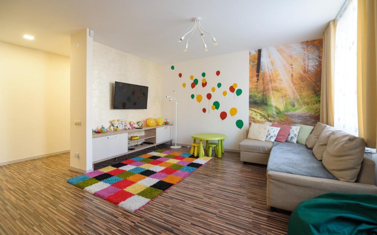 Colored Balloons - 3 Bedrooms, 3 Bathrooms, Equipped Large Apartments Lviv Eksteriør billede