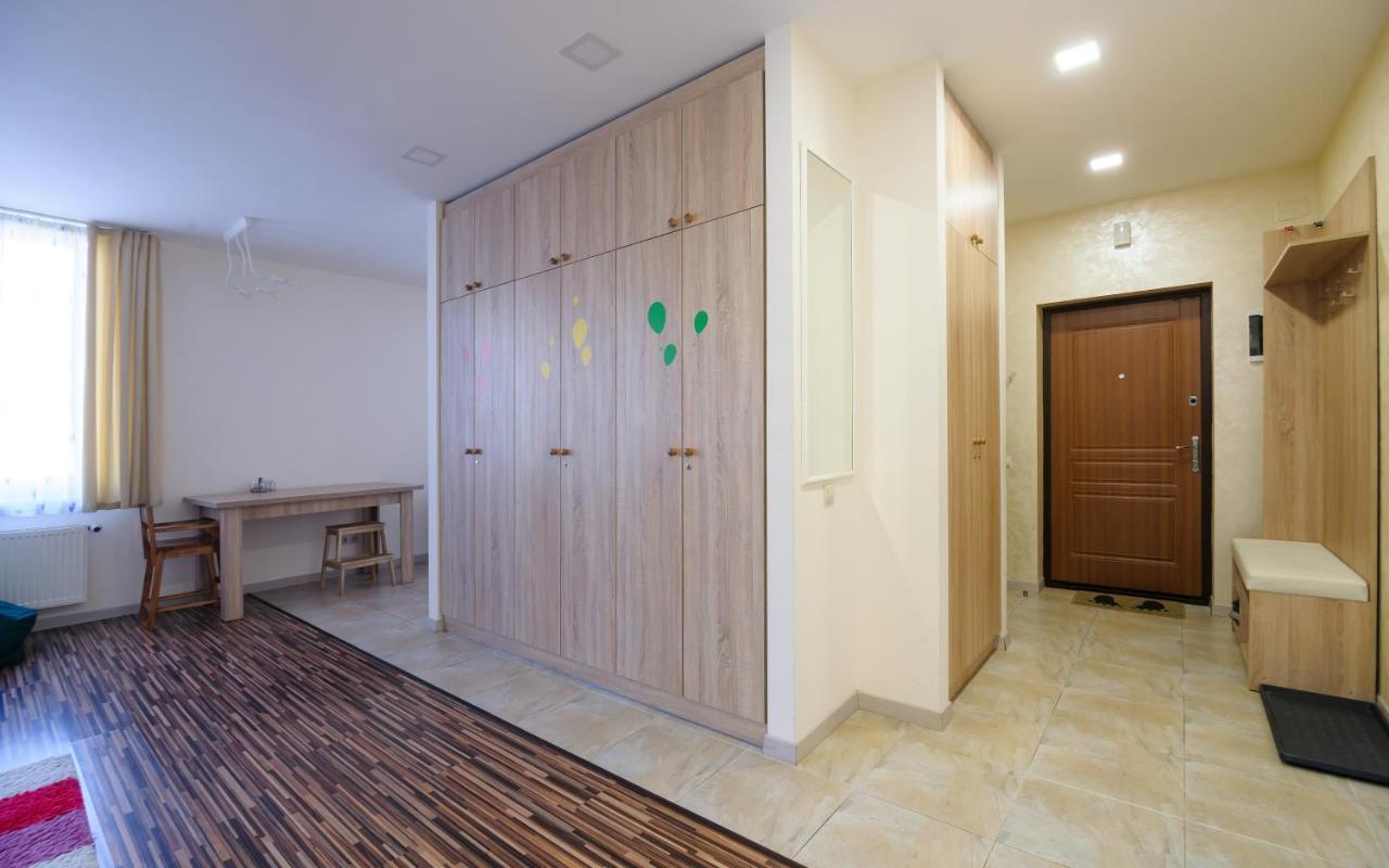 Colored Balloons - 3 Bedrooms, 3 Bathrooms, Equipped Large Apartments Lviv Eksteriør billede