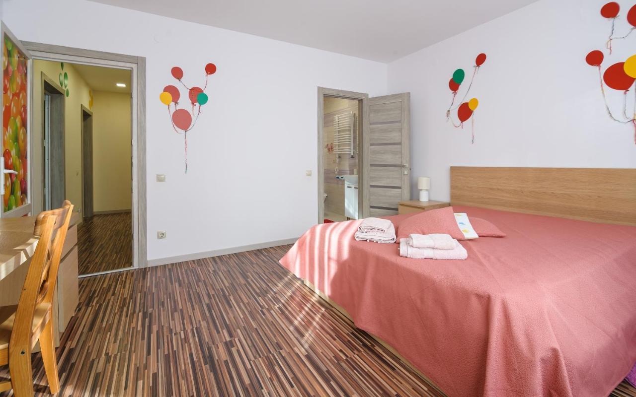 Colored Balloons - 3 Bedrooms, 3 Bathrooms, Equipped Large Apartments Lviv Eksteriør billede