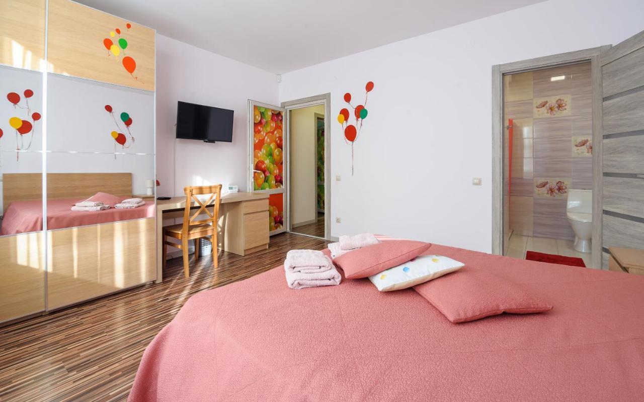 Colored Balloons - 3 Bedrooms, 3 Bathrooms, Equipped Large Apartments Lviv Eksteriør billede