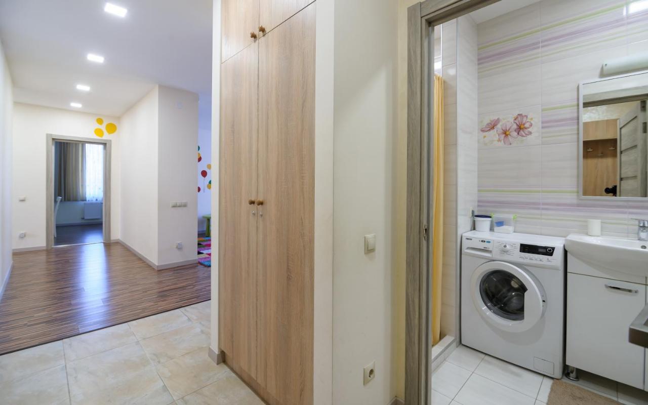 Colored Balloons - 3 Bedrooms, 3 Bathrooms, Equipped Large Apartments Lviv Eksteriør billede